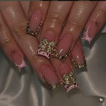 أظافر اصطناعية فاخرة